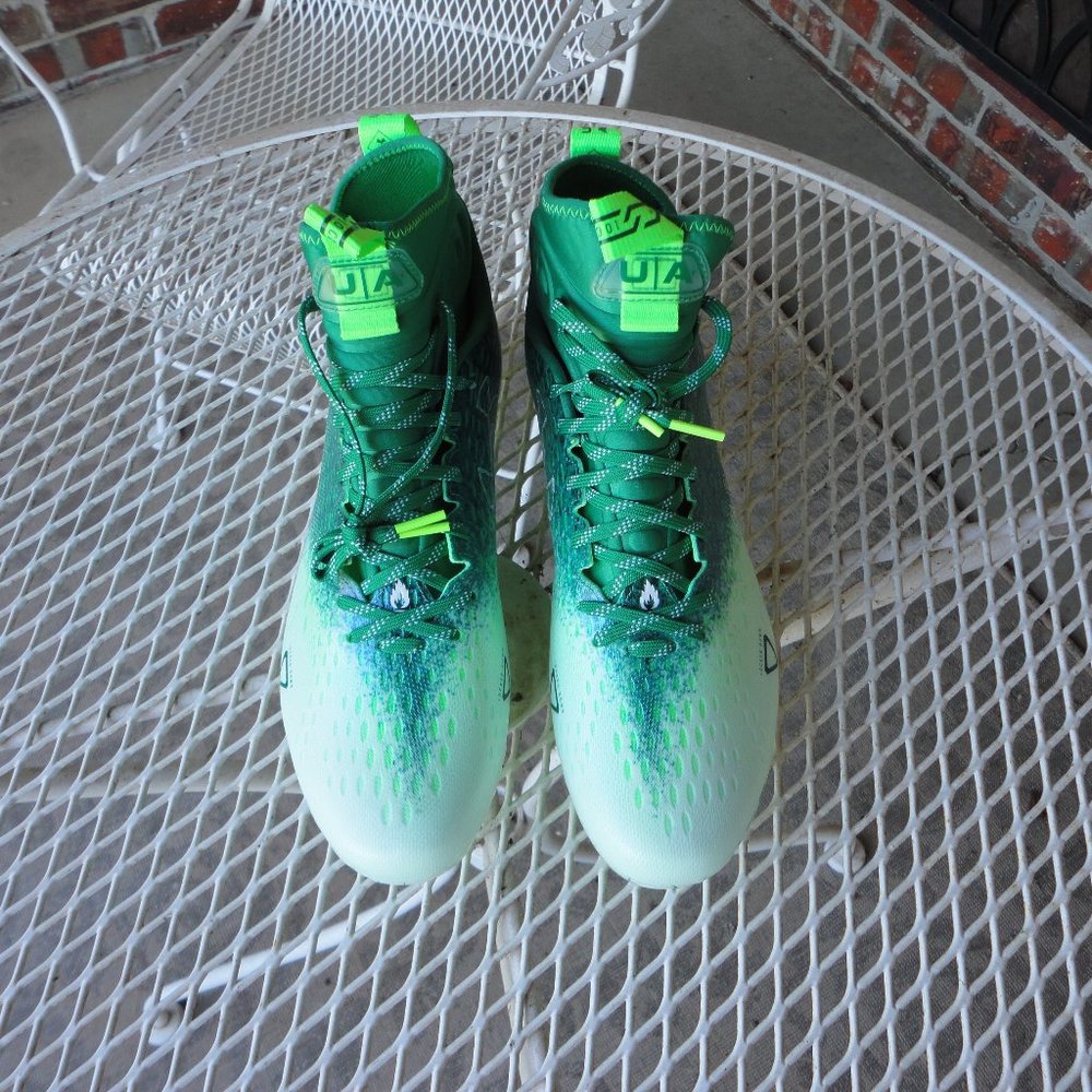 UNDER ARMOUR Green & White "Oregon Ducks" Lux 2.0 Football Cleats Size 11.5